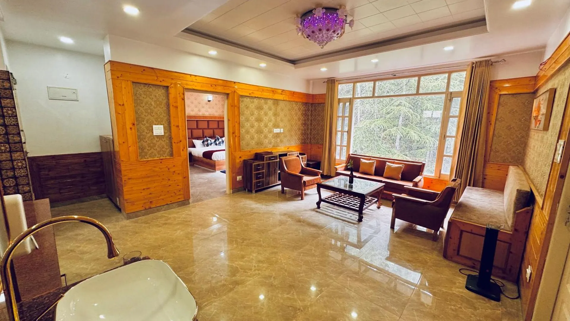 Decent Stays Shimla Hotel